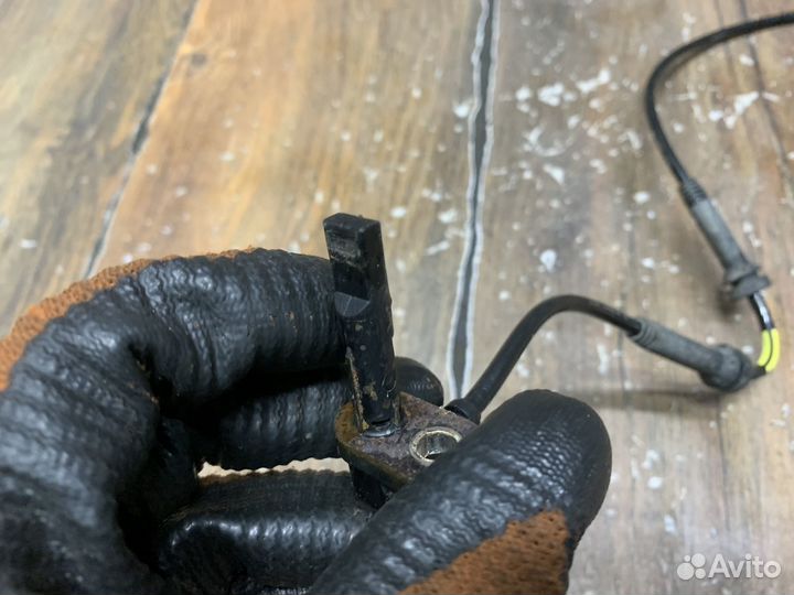 Renault Sandero 2 Датчик ABS передний LH RH