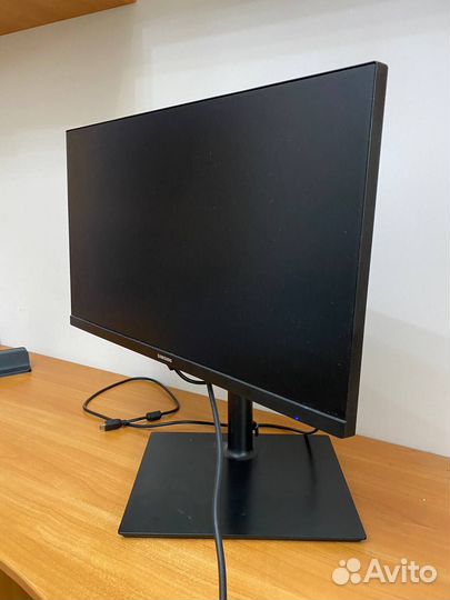 Монитор Samsung S24H850QFI