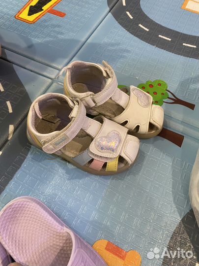 Босоножки на девочку 23