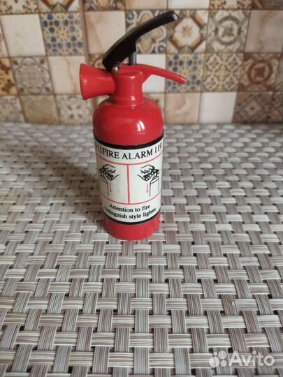 Зажигалки коллекционные и пепельницы