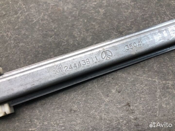 Направляющая стекла передняя правая Chevrolet Viva