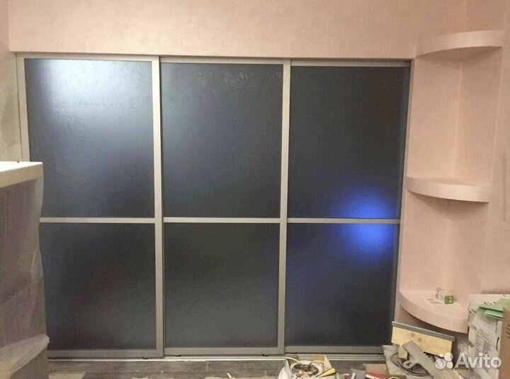 Раздвижная перегородка с матовым стеклом