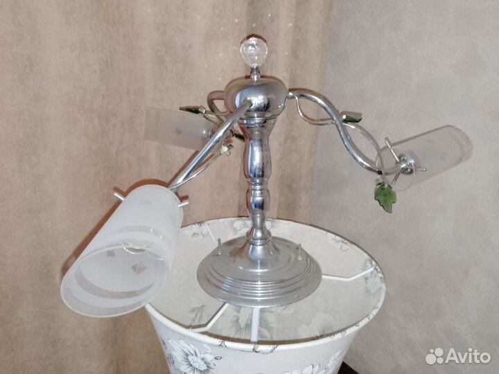 Люстра с 3 плафонами