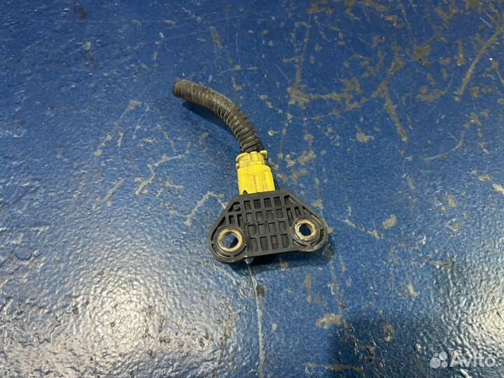 Датчик удара Nissan Teana J32