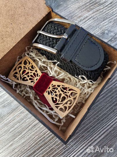 Деревянная бабочка галстук