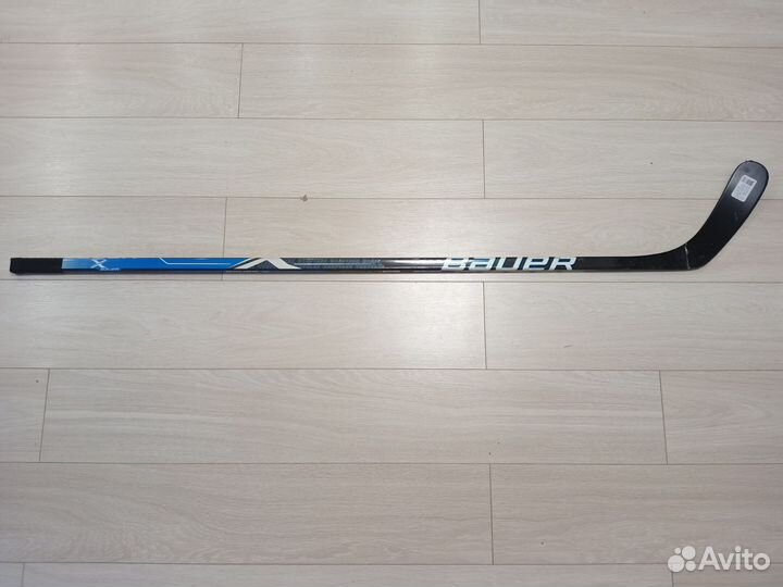 Клюшки хоккейные сломанные