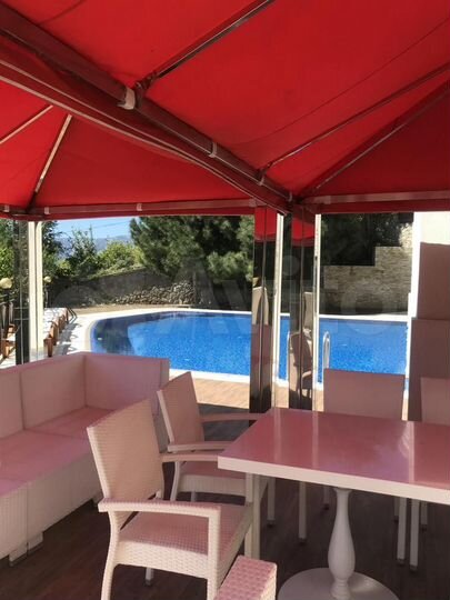 Дом 2000 м² на участке 18 сот.