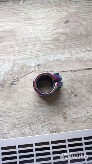 Зажим для трюкового самоката