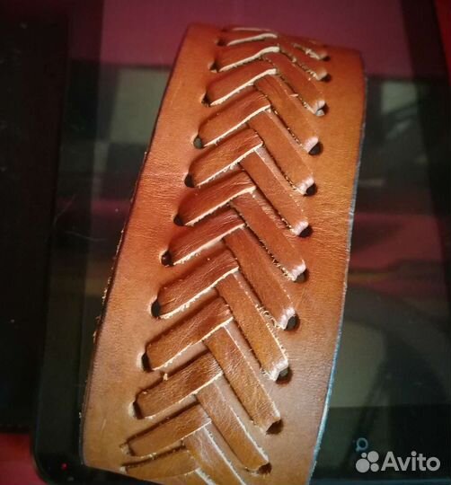 Напульсник кожаный ручной работы