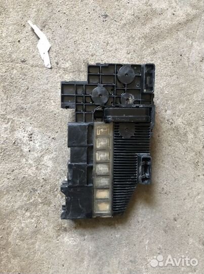 Блок предохранителей монтажный Сузуки Гранд Витара