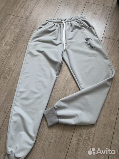 Спортивный костюм женский