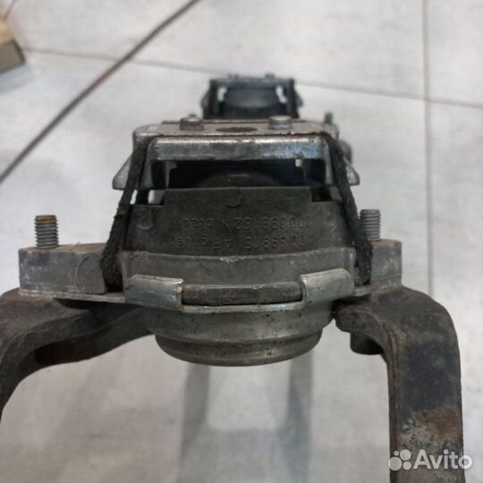 Кронштейн АКПП Bentley Continental