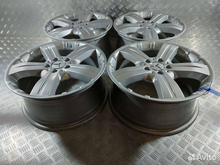 Комплект литых дисков R18x8 5x112