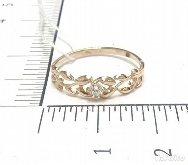 Золотое кольцо с камнем 16р