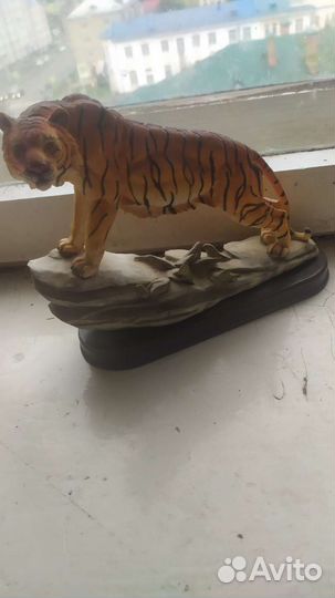 Статуэтка тигра