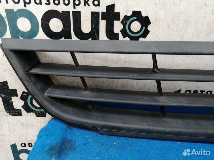 Решетка переднего бампера 5C6853677 Volkswagen