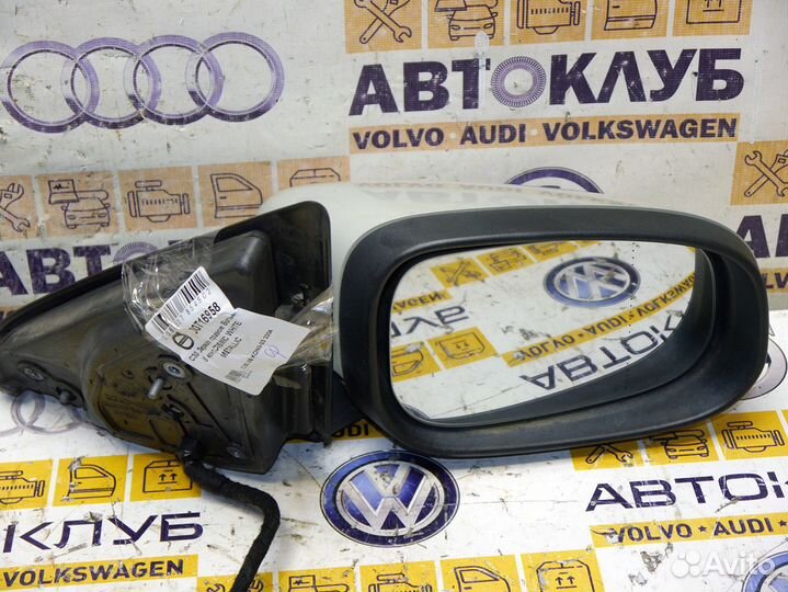 Зеркало правое Вольво C30 cosmic white metallic