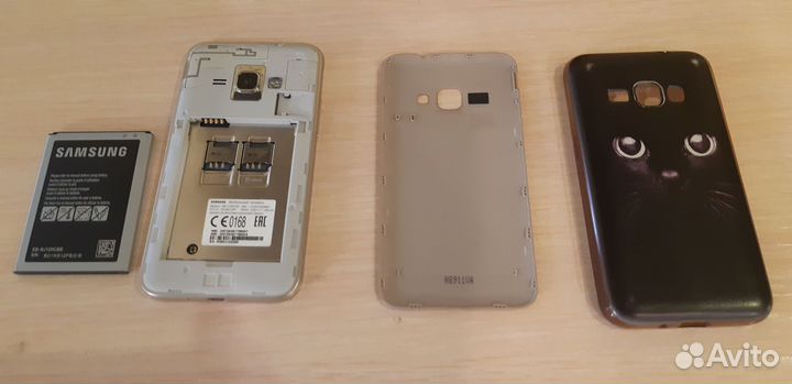 Телефон Samsung galaxy j1
