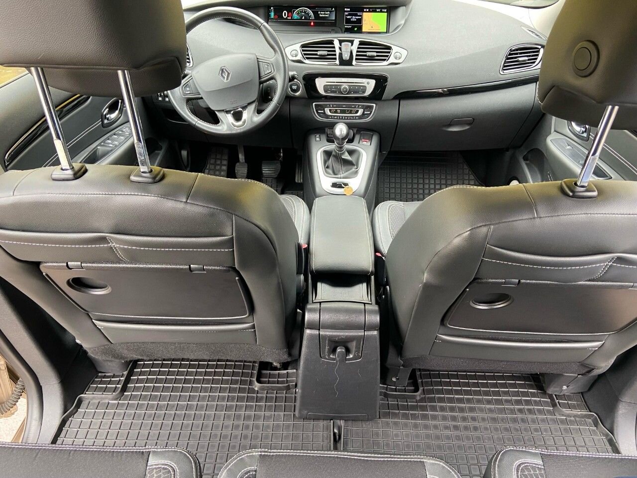 Renault Grand Scenic: фото из отзыва