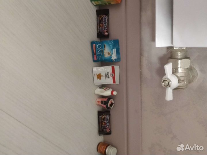 Игрушки продукты и средства гигиены