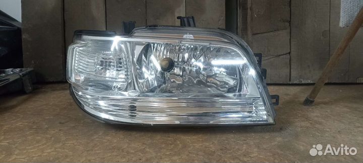 Фара Nissan cube