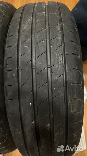 Goodyear EfficientGrip 2 SUV 215/65 R16 98H