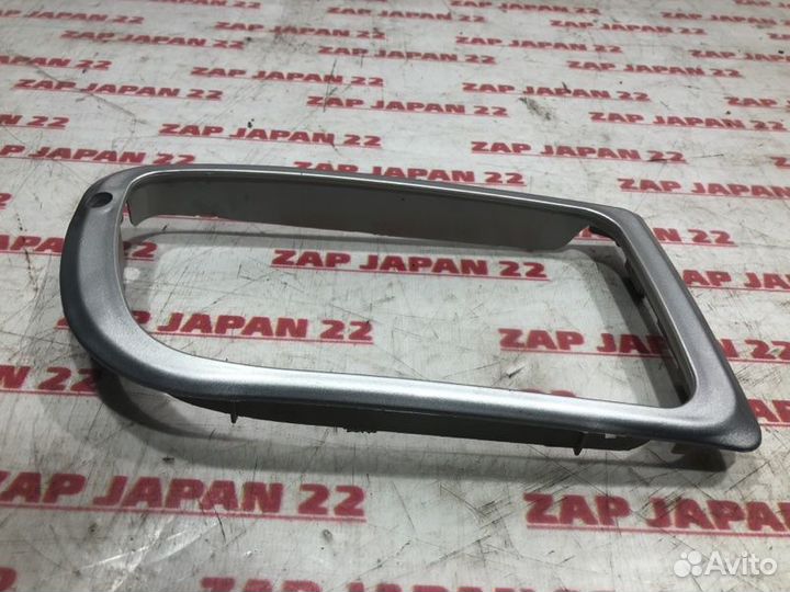 Накладка противотуманной фары левая Toyota Town