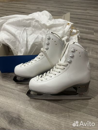 Фигурные коньки risport RF4
