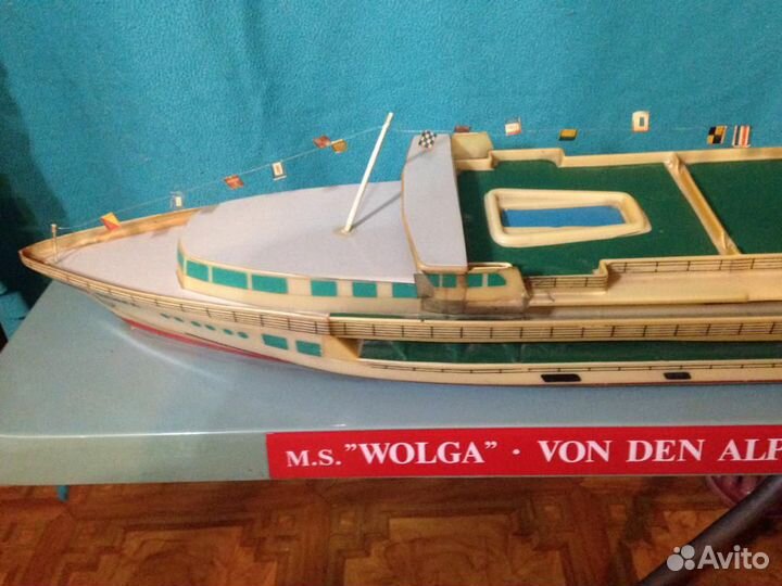 Модель-светильник теплохода Волга