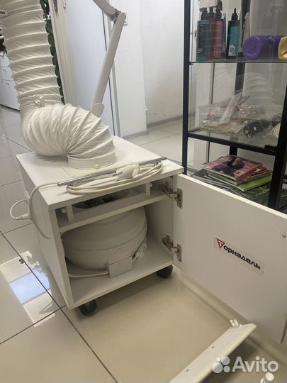 Вытяжка для маникюра и педикюра Торнадель