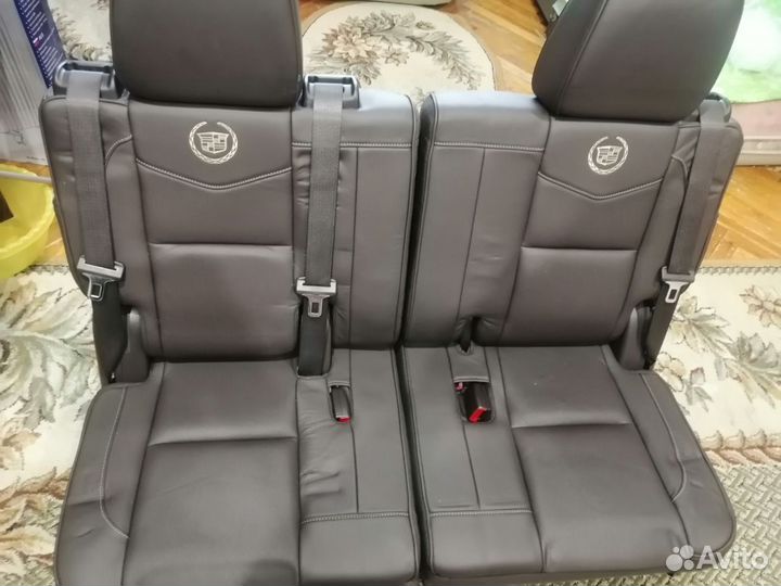 Третий ряд сидений Cadillac Escalade 3
