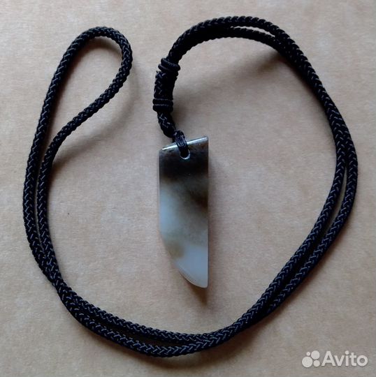 Нефрит Коричнево-Белый натуральный Подвеска