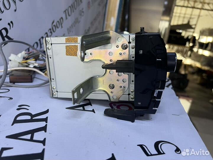 Магнитола Toyota corolla E180 штатная оригинал