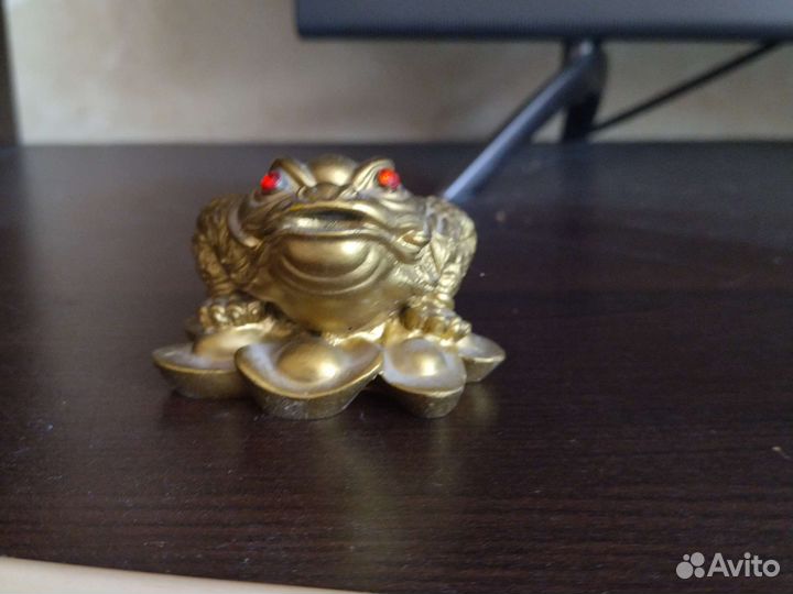 Денежная жаба статуэтка