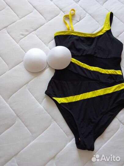 Купальник слитный новый