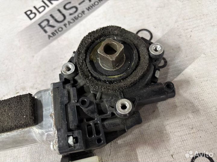 Моторчик стеклоподъемника передний левый Infiniti