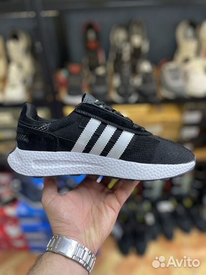 Кроссовки мудские adidas retropy