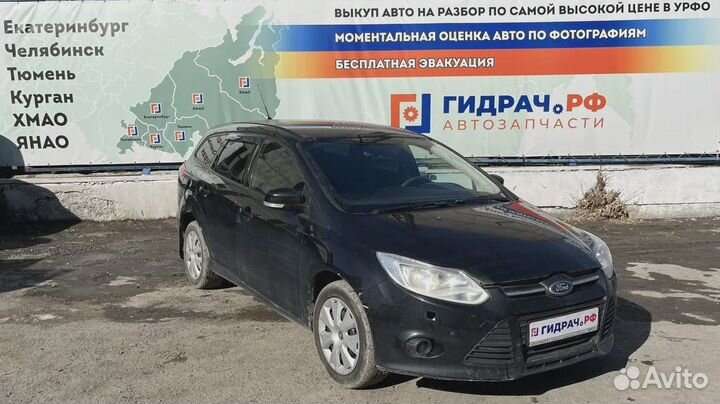 Обшивка двери передней левой Ford Focus 3 1797075
