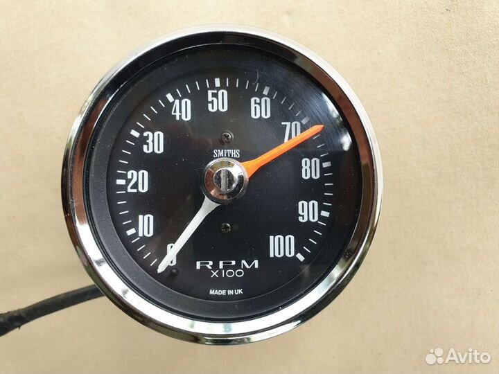Спортивный тахометр smiths