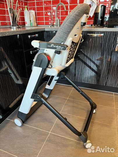 Стульчик для кормления Peg Perego Siesta Follow Me