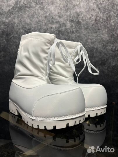 Balenciaga Alaska boot white neylon