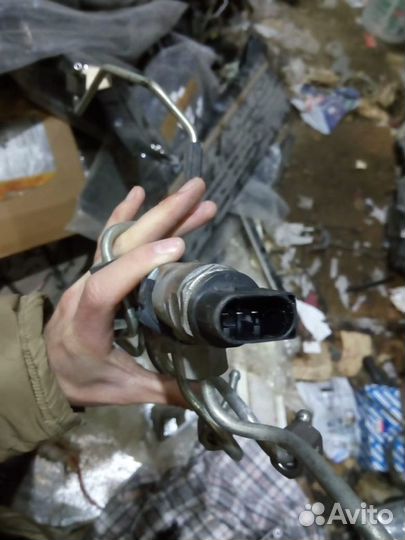 Топливная рамка Бмв n47 BMW 520d BMW 525d