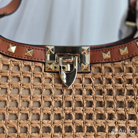 Сумка valentino rockstud соломенная рафия