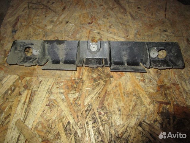 Кронштейн заднего бампера правый Renault Clio/Symb