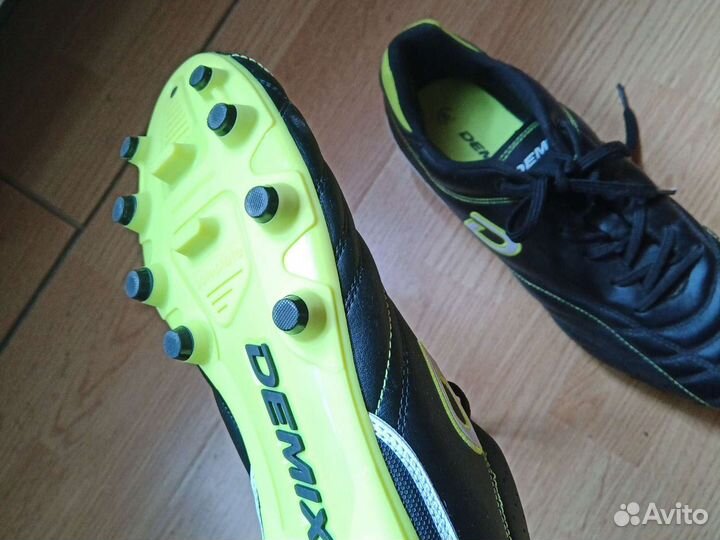 Новые бутсы Demix