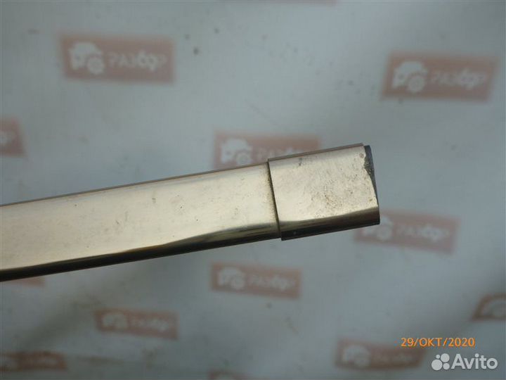 Молдинг стекла задний левый Mercedes-Benz 190 W201