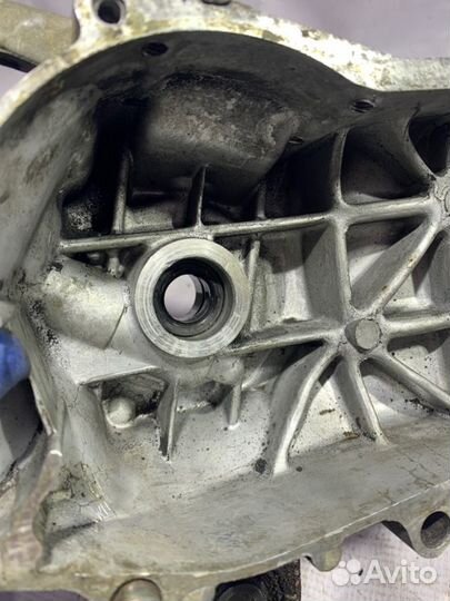 Картер двигателя левый Honda Dio AF-18 / 27 AF18E