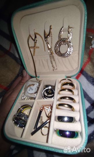 Компактная шкатулка для ювелир.украшений