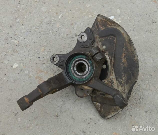 Кулак поворотный левый Chery Amulet