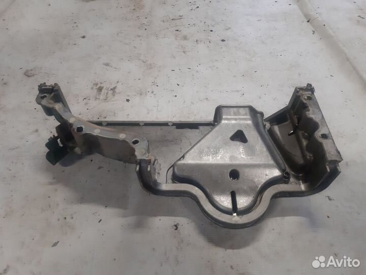 Крышка плиты двигателя volvo D13A Renault DXI13